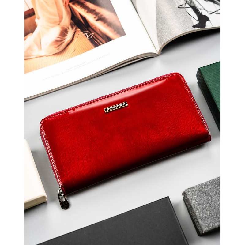 Portfel damski w typie piórnika ze skóry naturalnej i ekologicznej w czerwonym kolorze zamykany suwakiem - Rovicky