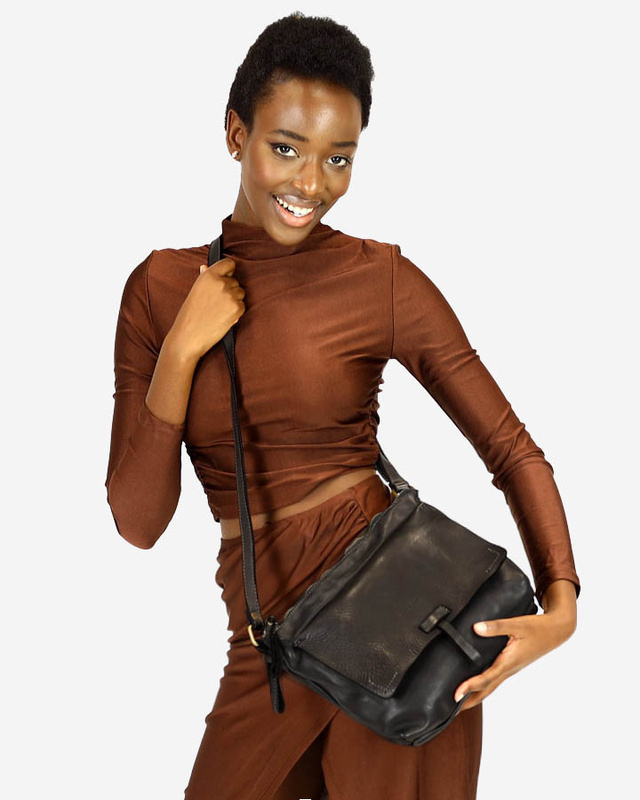 Torebka skórzana listonoszka damska messenger bag - MARCO MAZZINI czarny