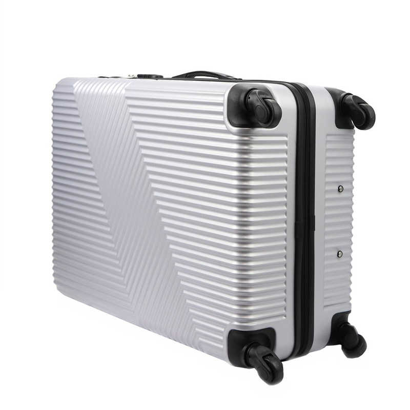 Mocna walizka damska z ABSu Pierre Cardin DIBAI06 1630 Z x3