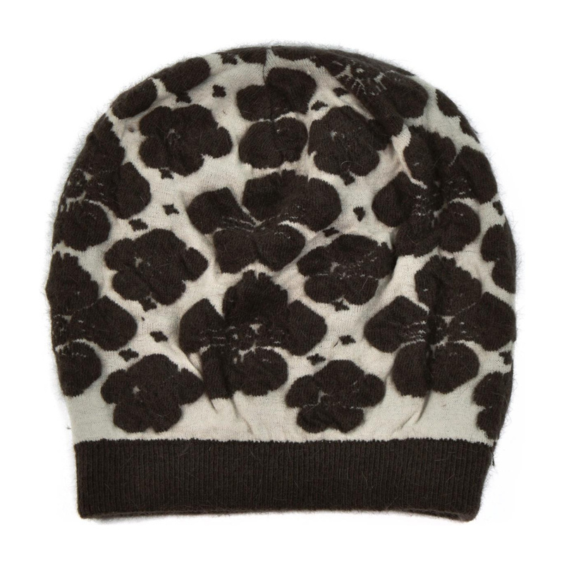 Długa, angorowa czapka w kwiatuszki
