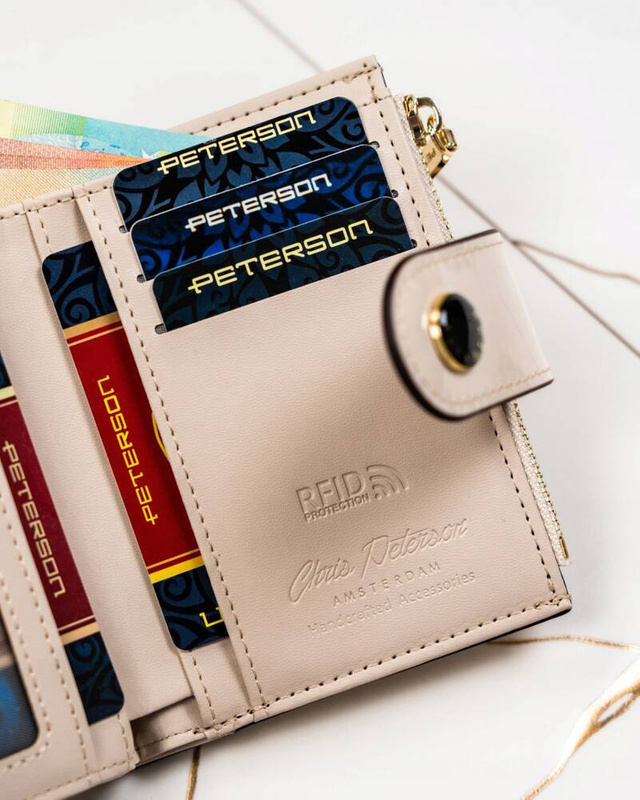 Zgrabny portfel damski ze skóry eko Peterson RFID