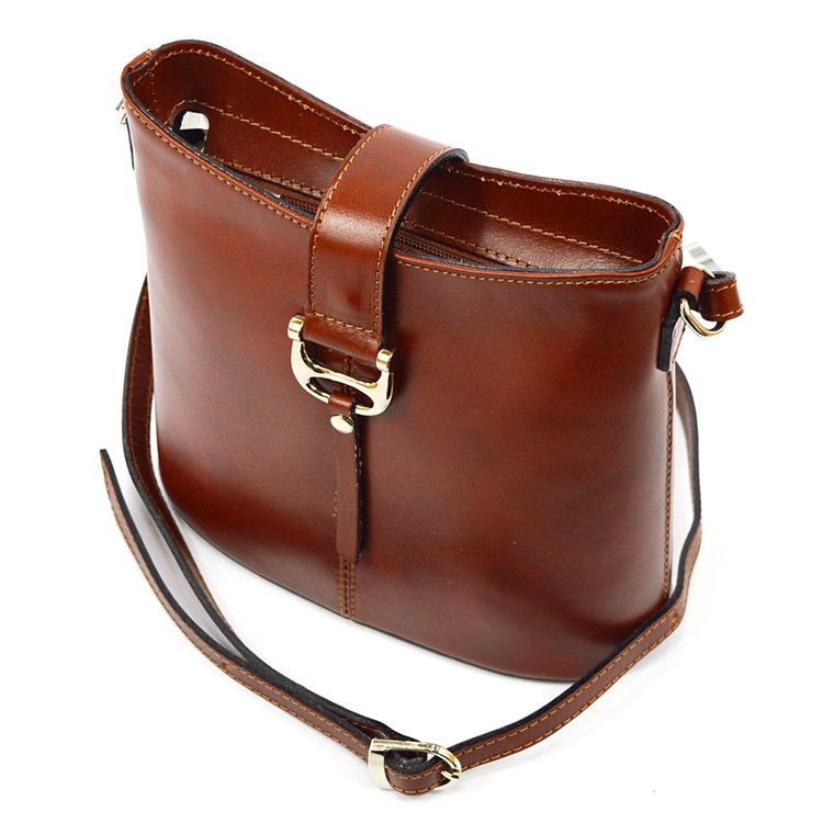 Zgrabna listonoszka skórzana damska Vera Pelle