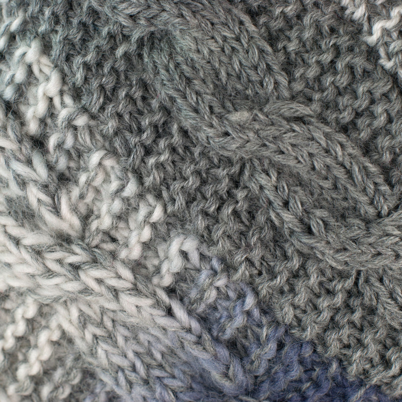 Polska czapka Happy Pompom