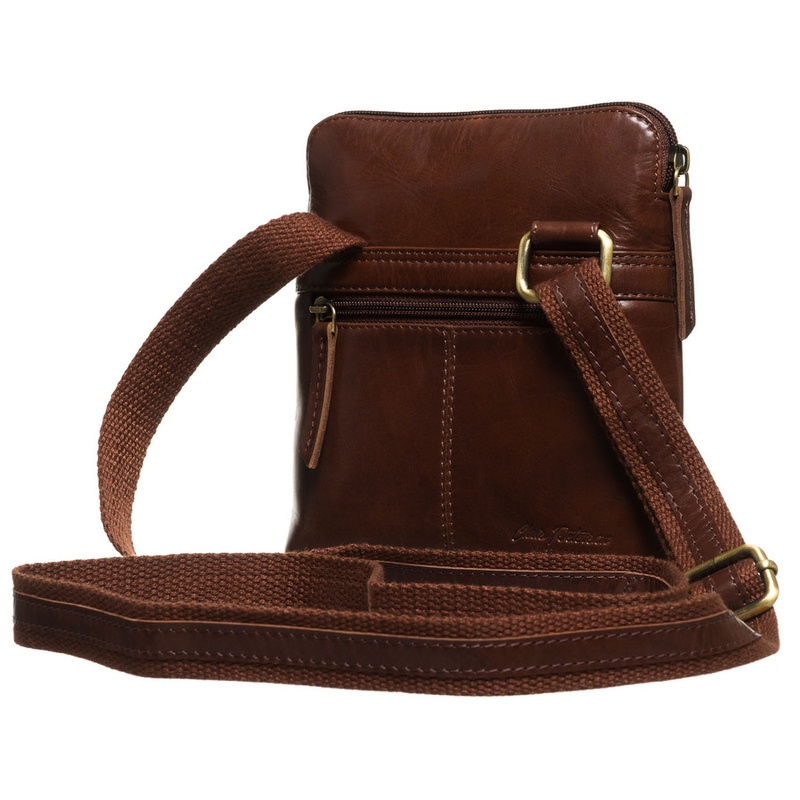 Brązowa, praktyczna listonoszka męska ze skóry naturalnej z kieszeniami zewnętrznymi - Peterson