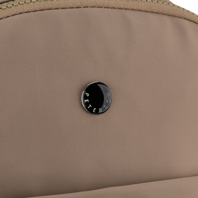 Beżowy plecak damski wykonany z poliestru, zawieszony na regulowanych szelkach - Peterson