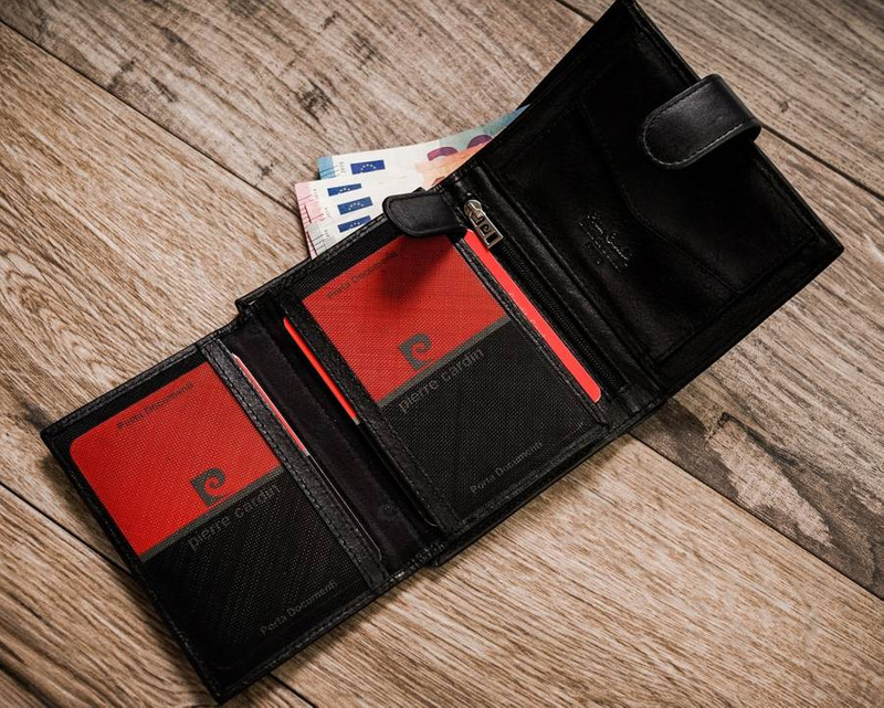 Duży składany męski portfel z RFID Pierre Cardin