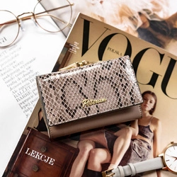 Skórzany damski portfel Peterson PTN SM-412