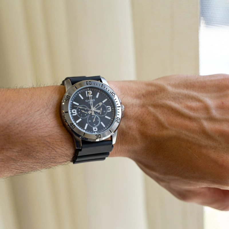 ZEGAREK MĘSKI CASIO MTP-VD300-1B + BOX