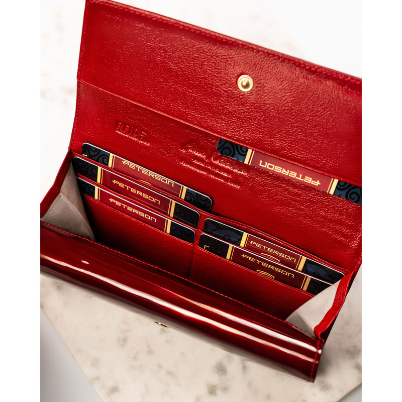 Skórzany damski portfel Peterson PTN BC-421028