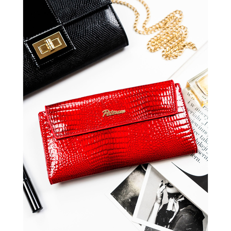 Duży, poziomy portfel damski ze skóry ekologicznej w czerwonym kolorze z tłoczeniem na wzór skóry krokodyla - Peterson