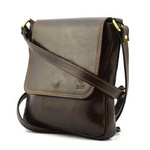 Piękna klasyczna skórzana listonoszka damska