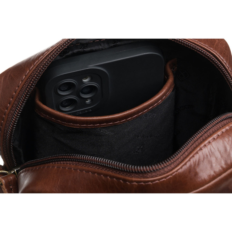 Skórzana, brązowa torba męska na ramię - Peterson
