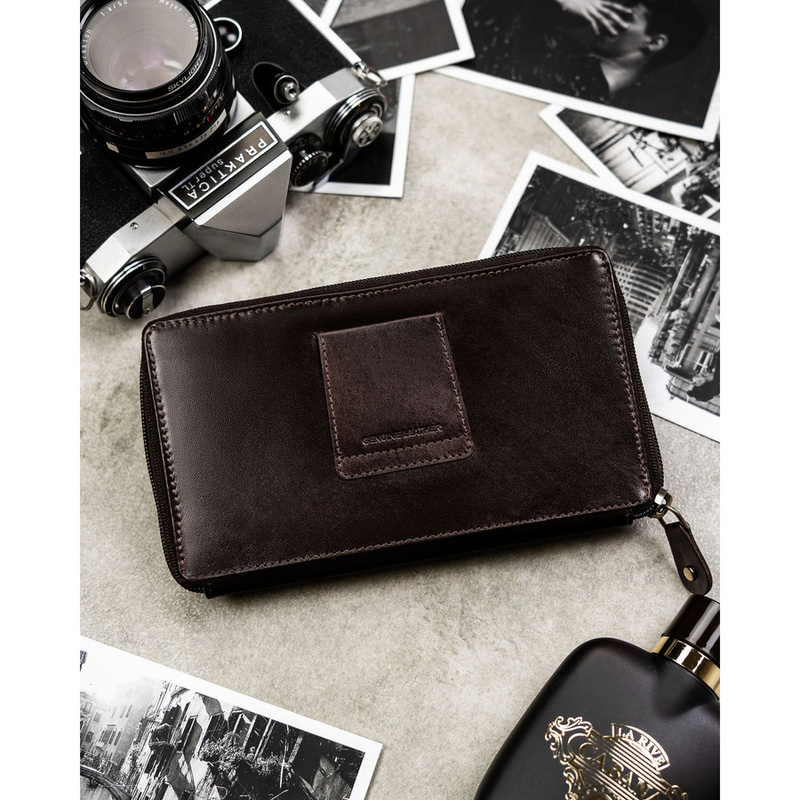 Skórzana, dwukomorowa saszetka męska w brązowym kolorze zamykana suwakiem - Rovicky