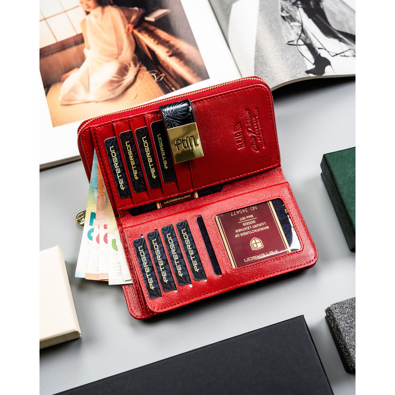 Lakierowany, duży portfel-piórnik damski ze skóry naturalnej w czerwonym kolorze - Peterson