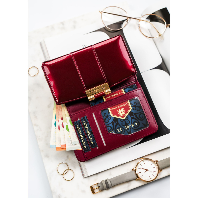 Portfel damski z lakierowanej skóry ekologicznej w śliwkowym kolorze, wyposażony w system RFID - Peterson