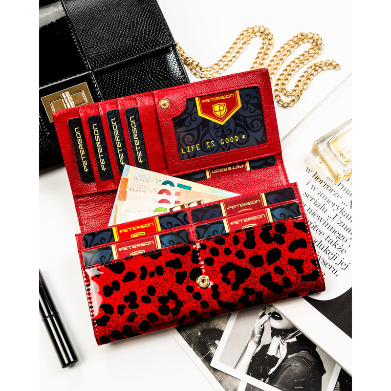 Czerwony, duzy portfel damski ze skóry ekologicznej i naturalnej w cętki, zamykany zatrzaskiem - Peterson