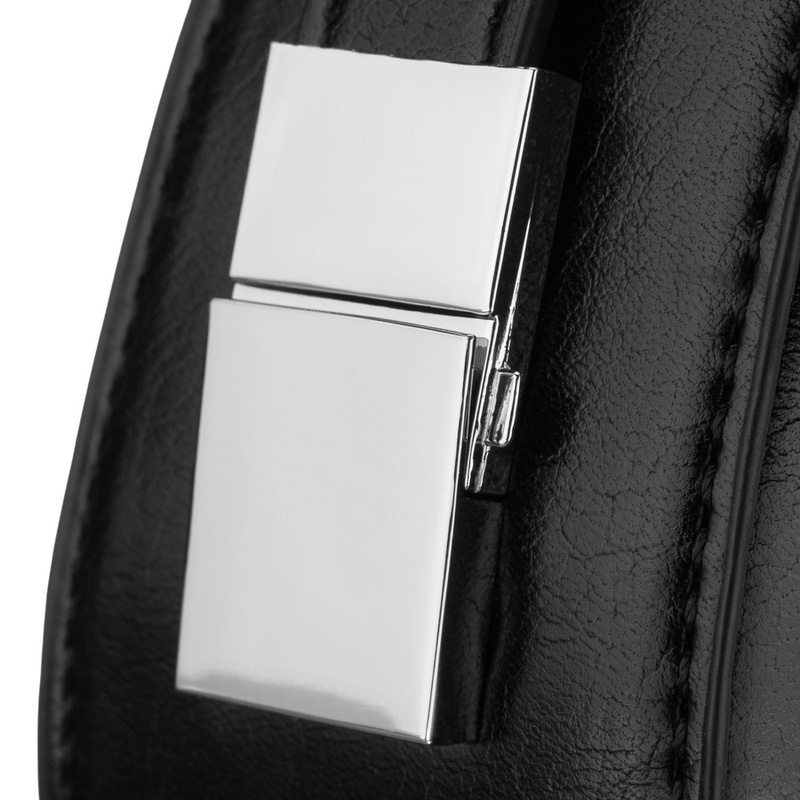 Listonoszka-bagietka damska ze skóry ekologicznej w czarnym kolorze zamykana suwakiem - Peterson