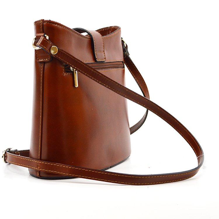 Zgrabna listonoszka skórzana damska Vera Pelle