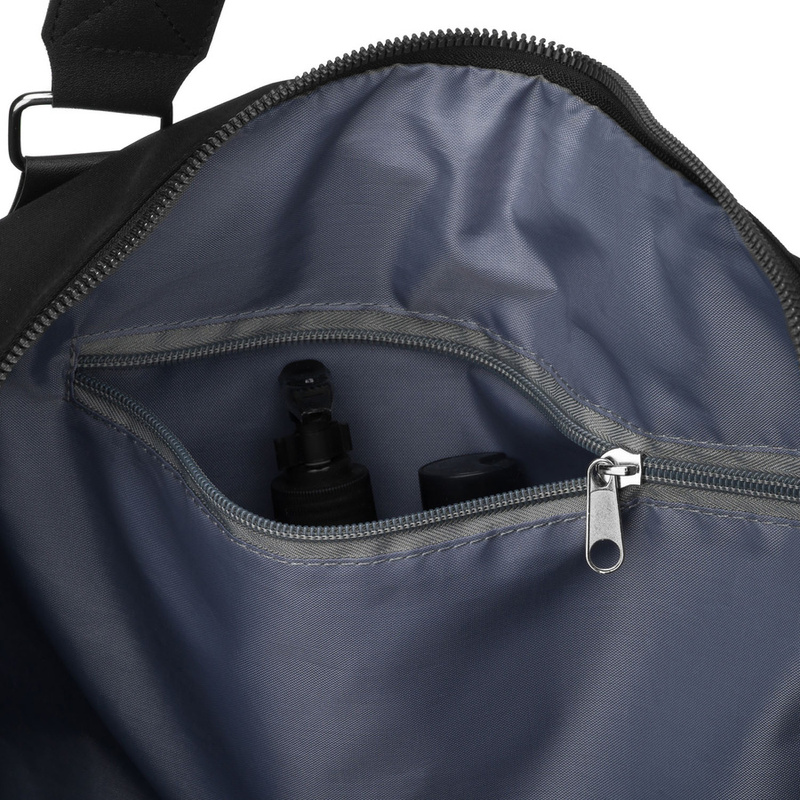 Damska torba treningowa z poliestru w czarnym kolorze zamykana suwakiem - Peterson