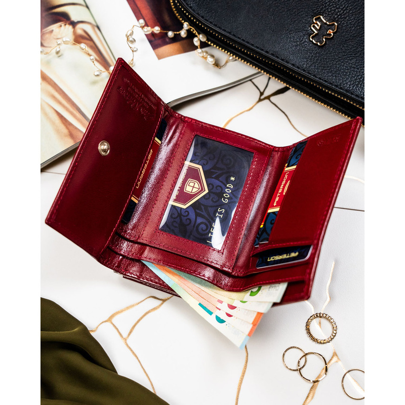 Mały portfel damski ze skóry naturalnej w czerwonym kolorze - Peterson