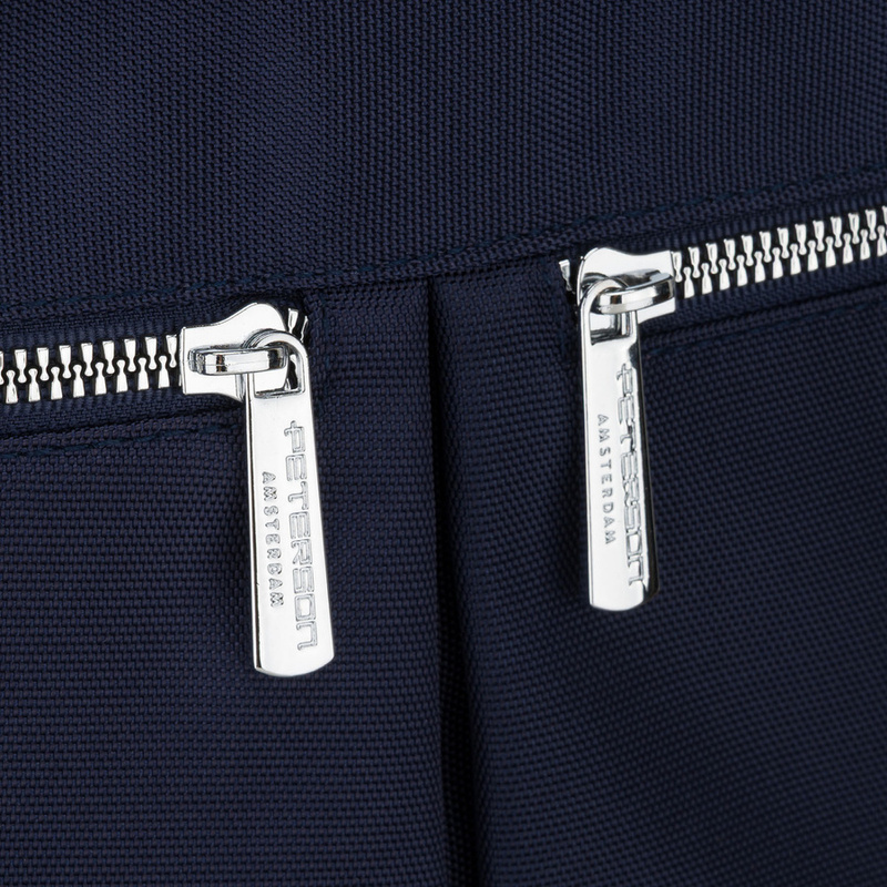 Granatowa, jednokomorowa shopperka damska z poliestru wyposażona w dopinany, regulowany pasek - Peterson