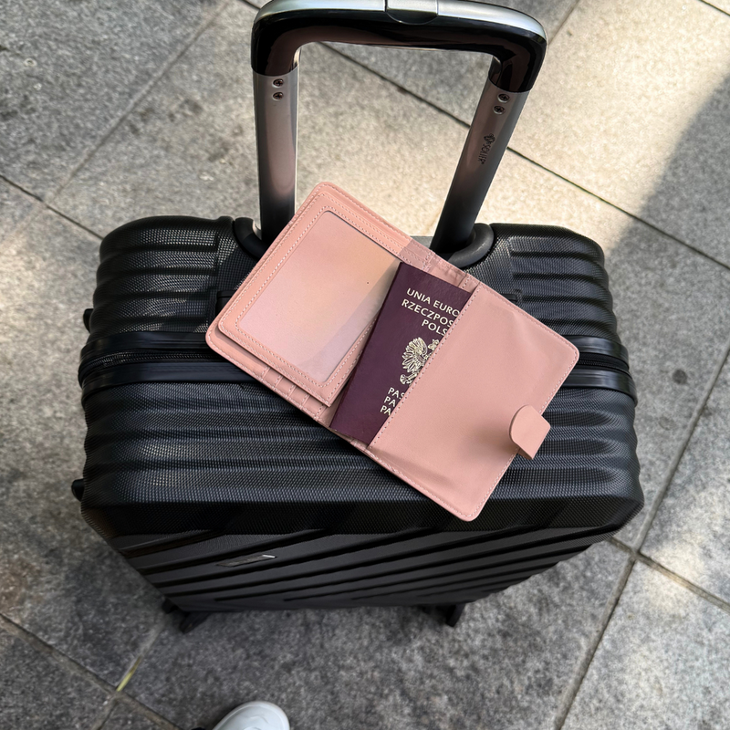Organizer podróżny na dokumenty etui na paszport portfel Solier SW40 BLACK