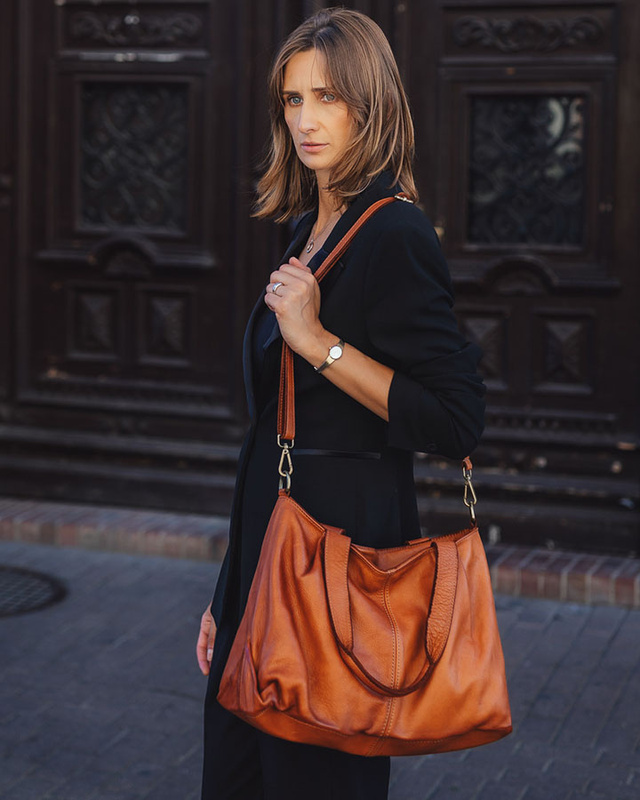 Torebka kuferek skórzana na ramię z miękkiej skóry MARCO MAZZZINI brązowa camel