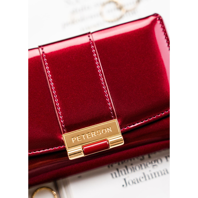 Portfel damski z lakierowanej skóry ekologicznej w śliwkowym kolorze, wyposażony w system RFID - Peterson