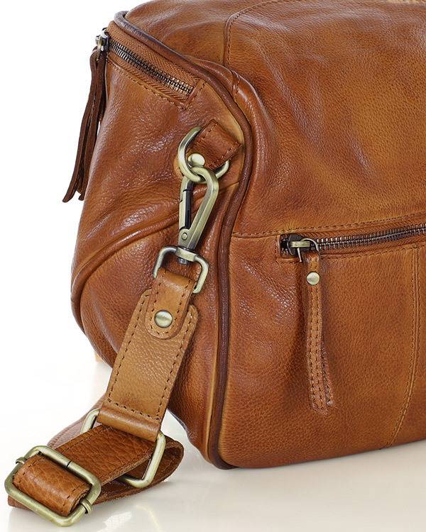 Torebka na szerokim pasku półokrągła skórzana listonoszka  - MARCO MAZZINI brąz camel