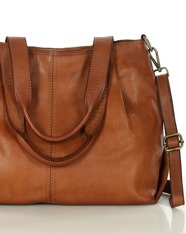 Torebka kuferek skórzana na ramię z miękkiej skóry MARCO MAZZZINI brązowa camel