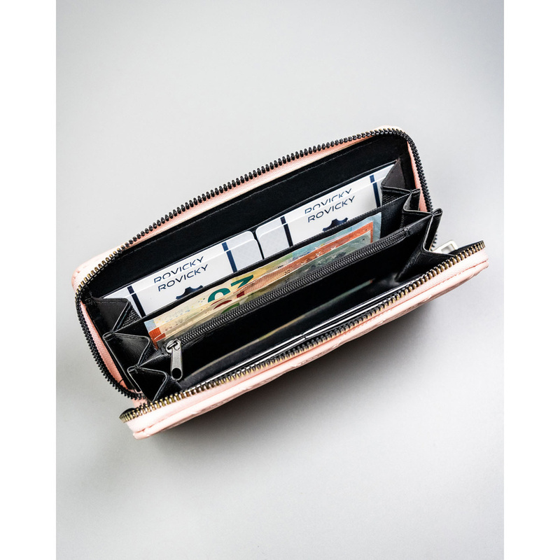 Różowy, duży portfel damski ze skóry ekologicznej w jodełkę zamykany suwakiem - 4U Cavaldi