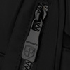 Czarny plecak damski wykonany z poliestru, jednokomorowy i zamykany suwakiem - Peterson