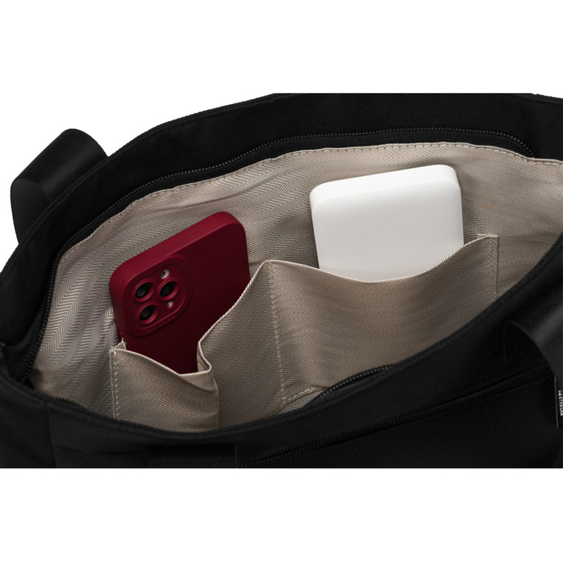 Duża torebka damska w czarnym kolorze zawieszona na wygodnych uchwytach - Peterson