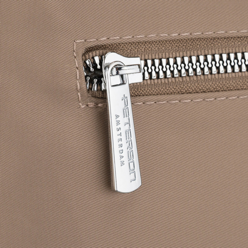 Miejska torebka damska z poliestru i skóry ekologicznej w beżowym kolorze, jednokomorowa i zamykana suwakiem - Peterson