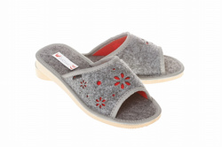 Ozdobne wygodne Pantofle damskie kapcie z filcu z odkrytymi palcami Wójciak