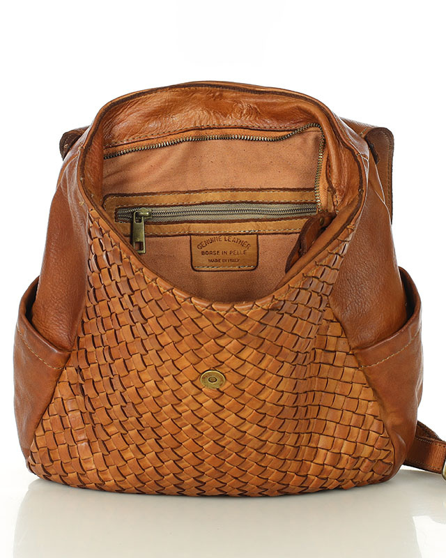 Plecak damski skórzany pleciony z kieszeniami  - MARCO MAZZINI brąz camel