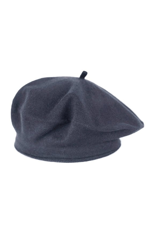 Beret Zima W Neapolu