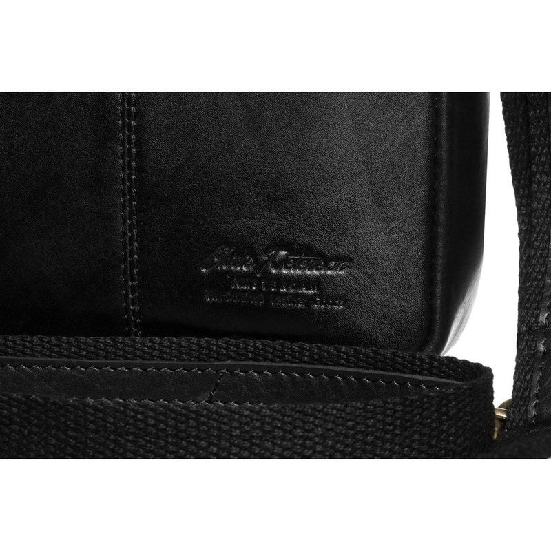 Czarna listonoszka męska ze skóry naturalnej zamykana suwakiem - Peterson