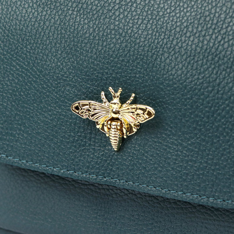 Skórzana zgrabna elegancka damska listonoszka z kieszeniami na ramię Luka