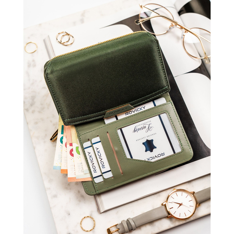 Portfel damski ze skóry ekologicznej w zielonym kolorze, zamykany na zatrzask - Rovicky