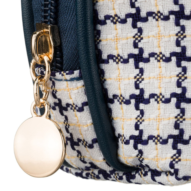 Beżowo-granatowa kosmetyczka damska w kratę zamykana suwakiem - Rovicky