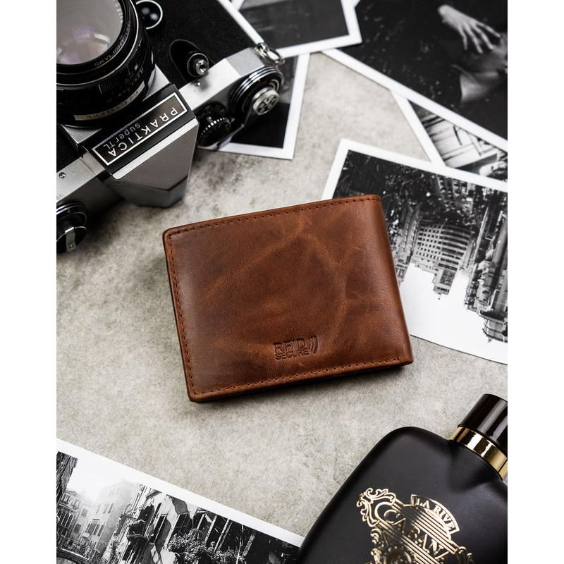 Jasnobrązowy portfel męski ze skóry naturalnej bez zapięcia zewnętrznego - Peterson