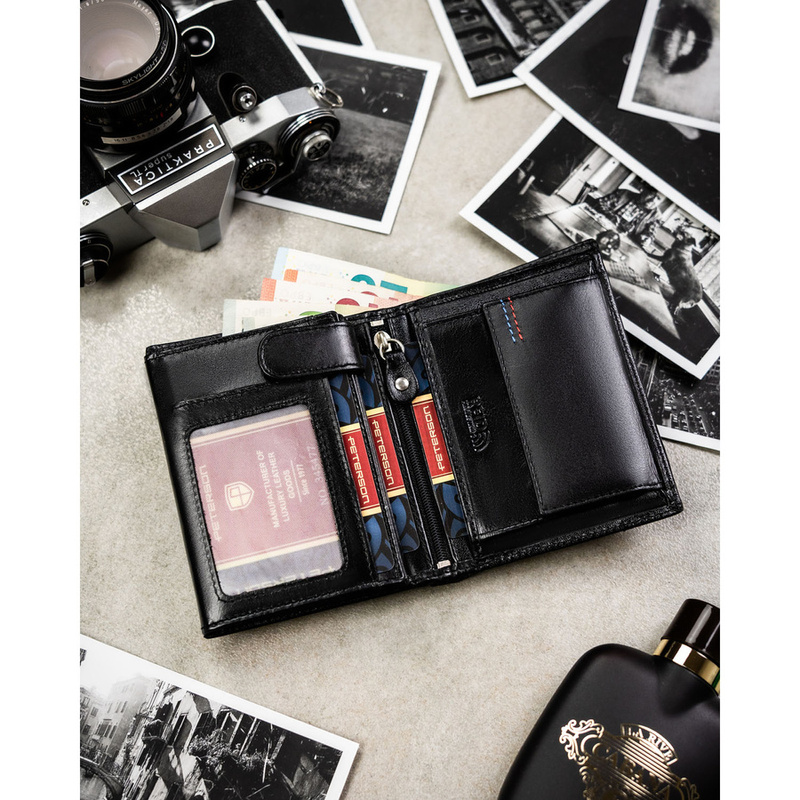 Portfel męski ze skóry naturalnej w czarnym kolorze z systemem RFID i w zestawie z brelokiem - Peterson