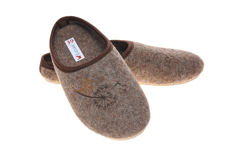 Bambosze damskie bez pięt cappuccino filc 100%