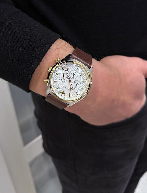 Zegarek ARMANI AR11331. Kwarcowy, Kolor złoty. Mężczyzna.