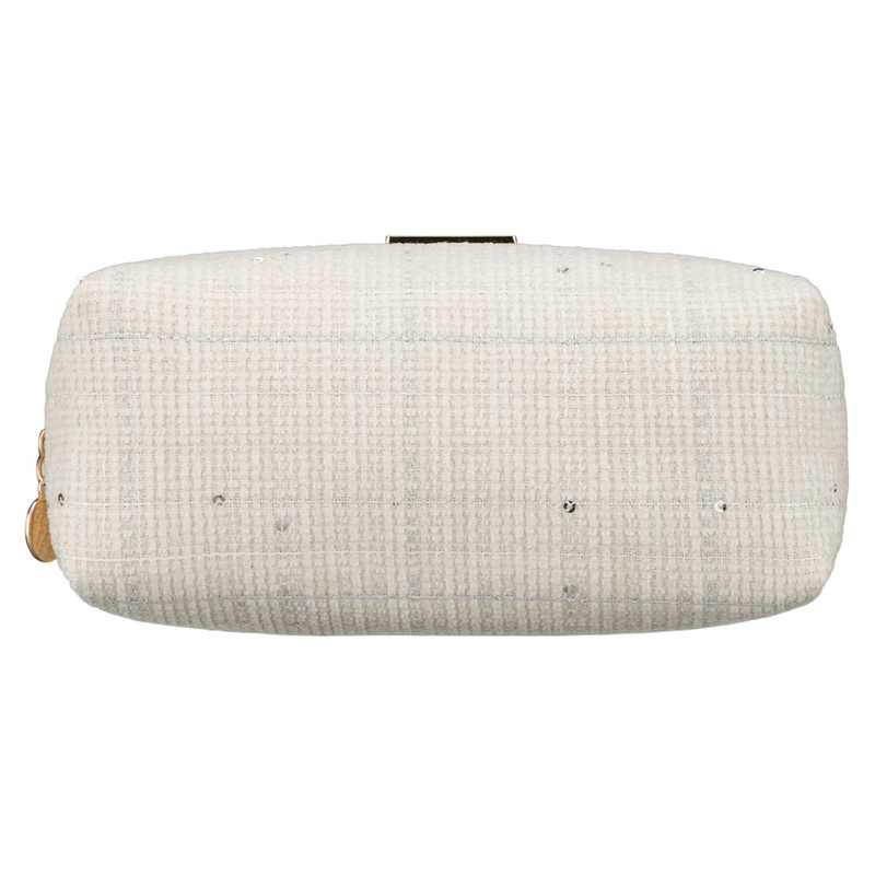 Pojemna kosmetyczka damska wykonana z materiału syntetycznego w beżowym kolorze, zamykana suwakiem - Rovicky