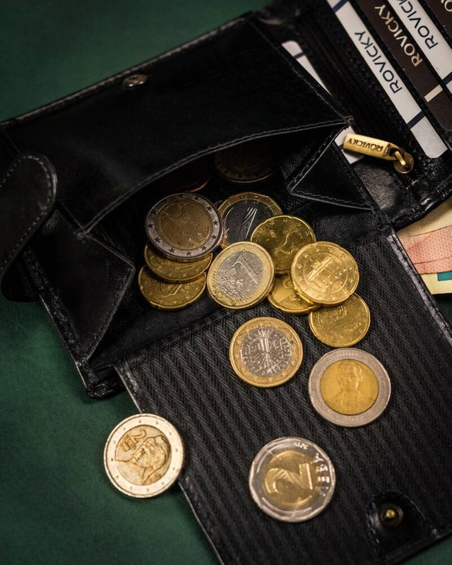 Kompaktowy męski skórzany portfel z RFID Rovicky