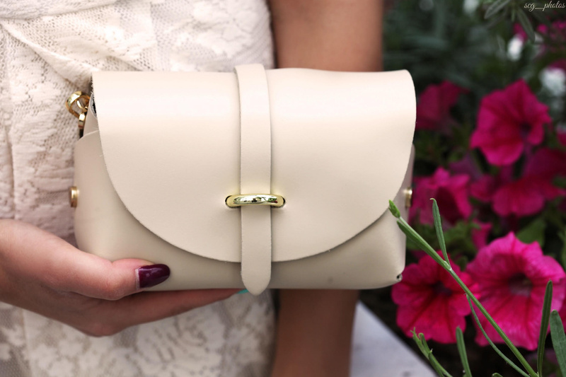 Włoska torebka Skórzana wizytowa na Łańcuszku motyle P45