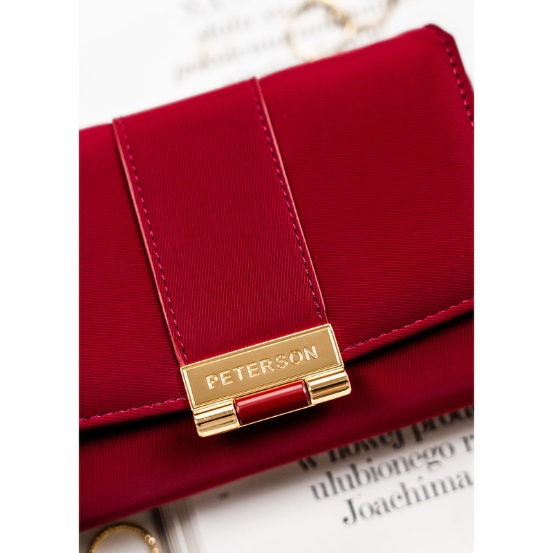 Bordowy portfel damski wykonany ze skóry ekologicznej, zamykany zatrzaskiem - Peterson