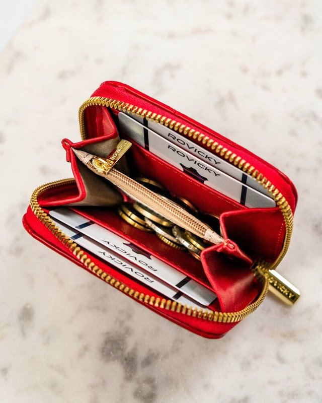 Mały stylowy portfel damski na zamek marki Rovicky